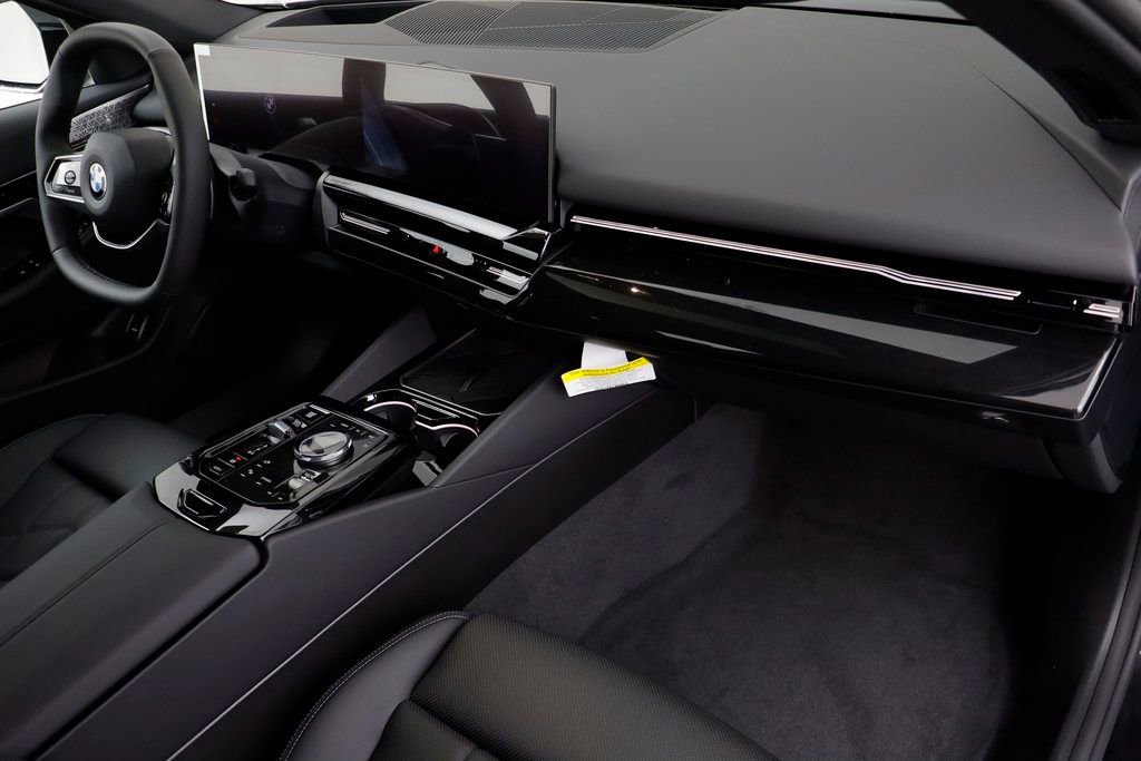 New 2026 BMW 530i xDrive w/ Premium Package image 19