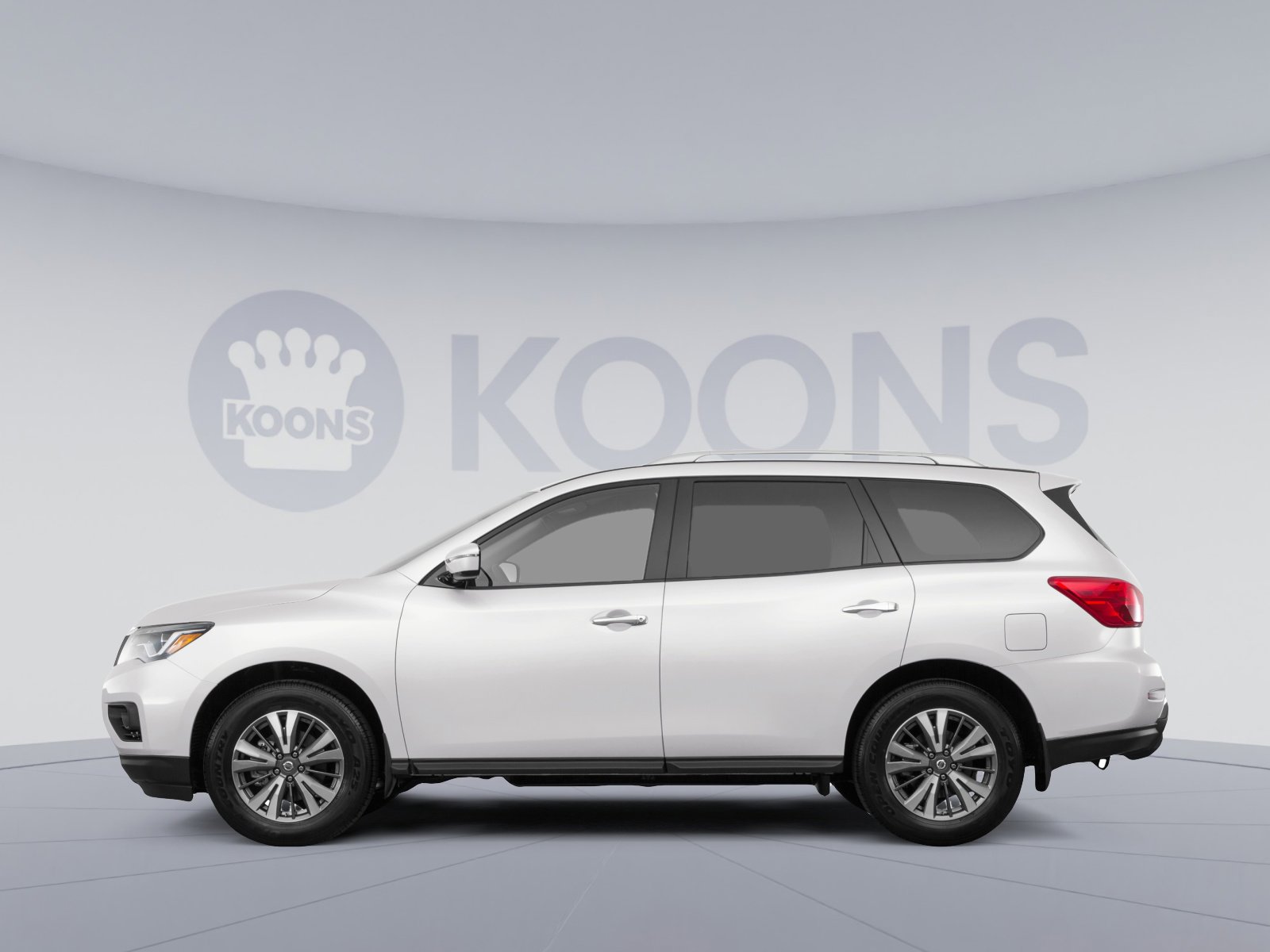 Used 2020 Nissan Pathfinder SV image 2