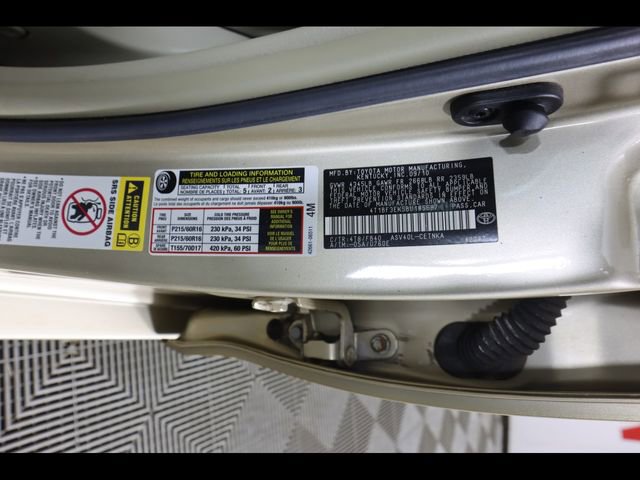 Used 2011 Toyota Camry LE image 28