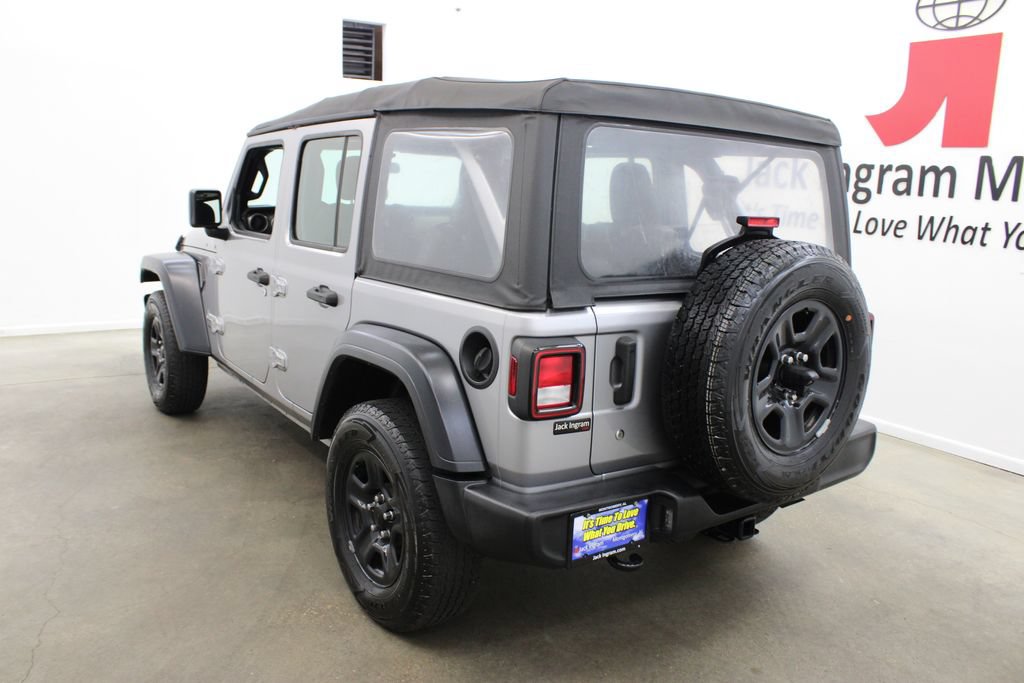 Used 2018 Jeep Wrangler Unlimited Sport AWD/4WD image 3