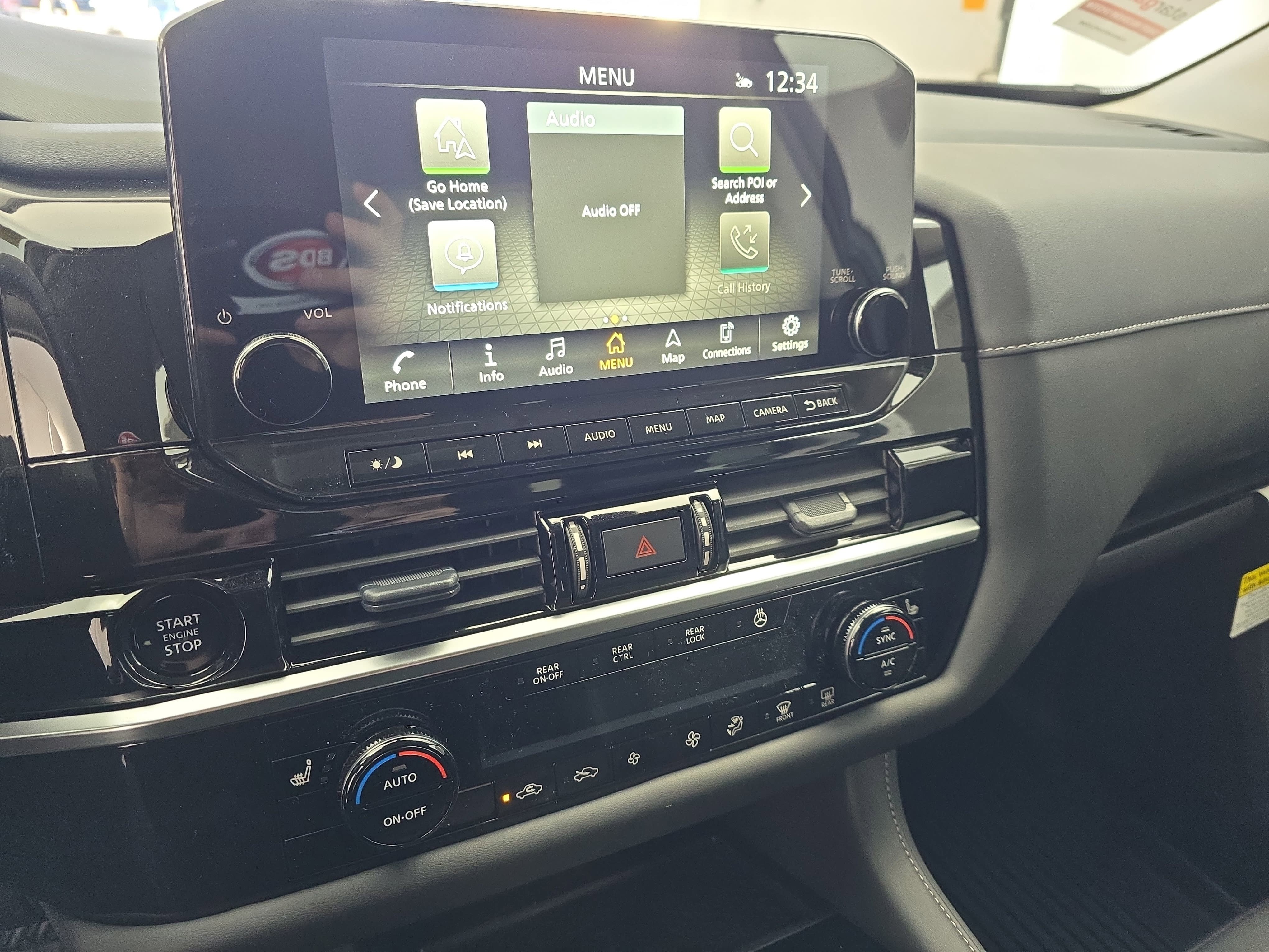 New 2025 Nissan Pathfinder SL w/ Black Appearance Package image 22