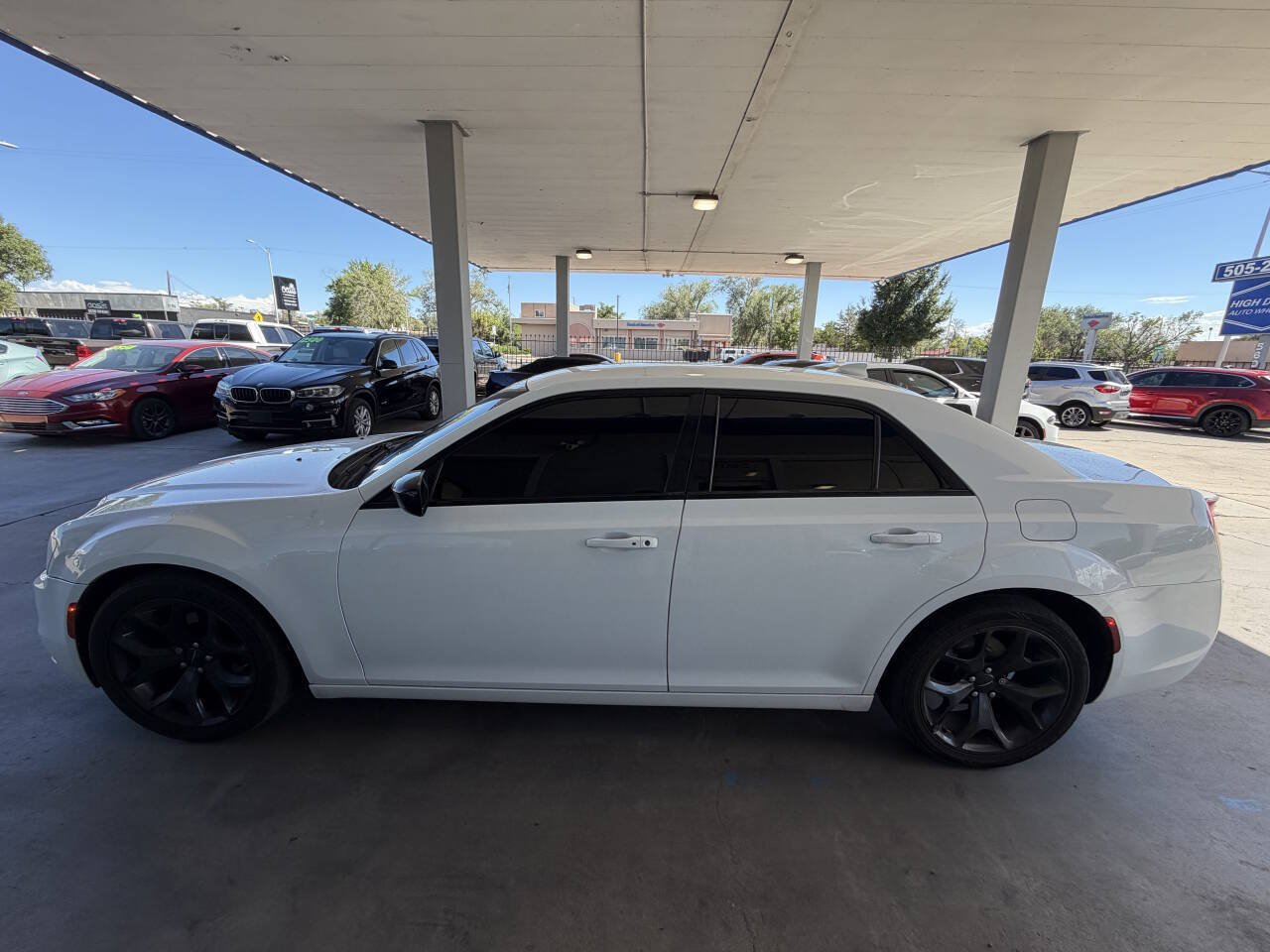 Used 2020 Chrysler 300 Touring w/ Sport Appearance Package RWD image 5