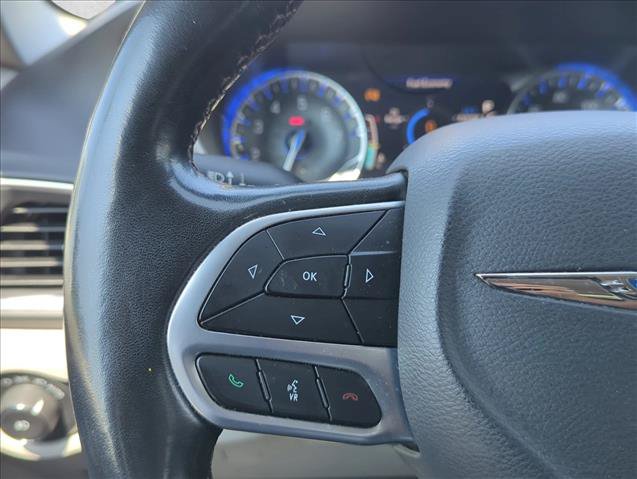 Used 2019 Chrysler Pacifica Touring-L Plus w/ Advanced Safetytec Group FWD image 16