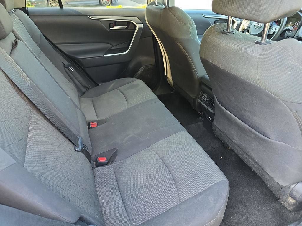Used 2021 Toyota RAV4 XLE AWD/4WD image 18