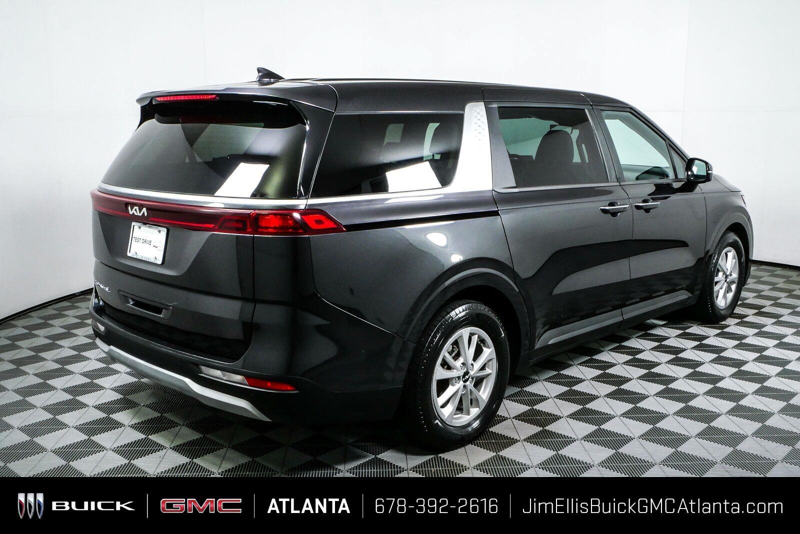 Used 2022 Kia Carnival LX FWD image 3