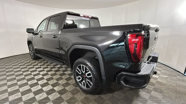 Used 2024 GMC Sierra 1500 AT4 w/ Technology Package AWD/4WD image 4