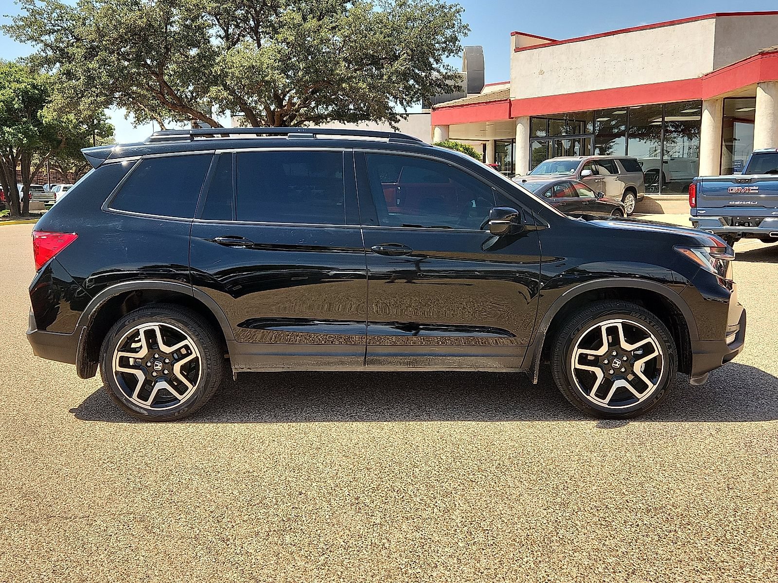Used 2023 Honda Passport Elite image 5