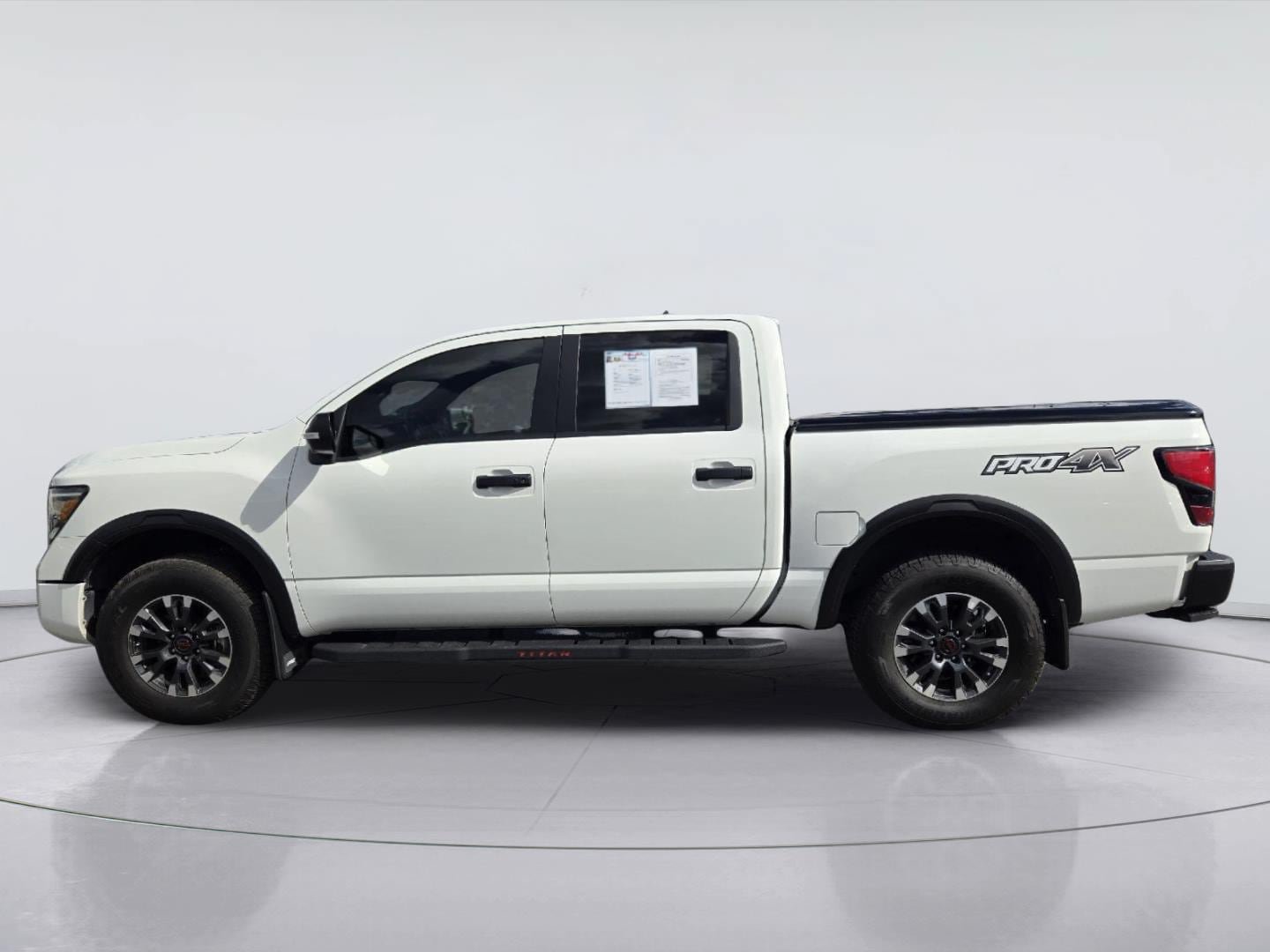 Used 2024 Nissan Titan PRO-4X w/ Pro-4x Convenience Package AWD/4WD image 5