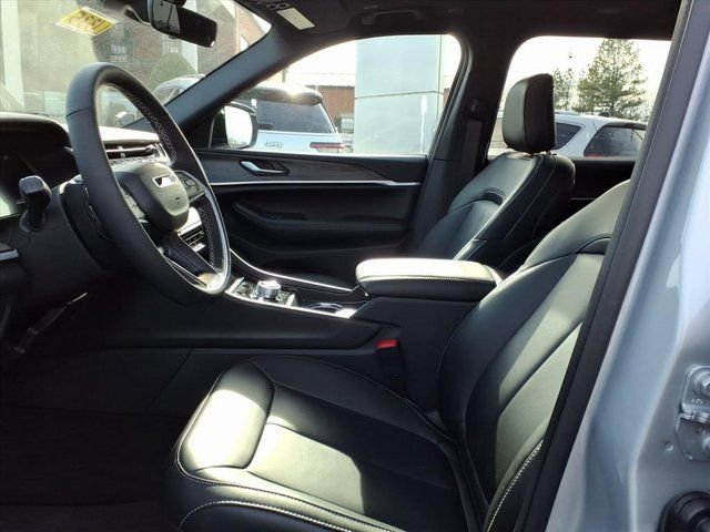 New 2025 Jeep Grand Cherokee L Limited w/ MOPAR Finishing Package image 7
