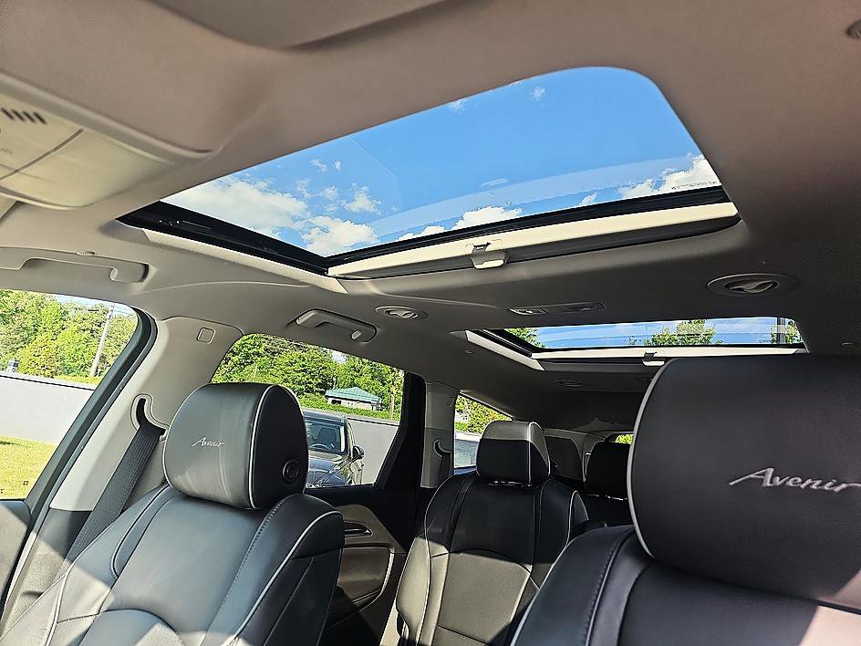 Used 2021 Buick Enclave Avenir w/ Avenir Technology Package image 31