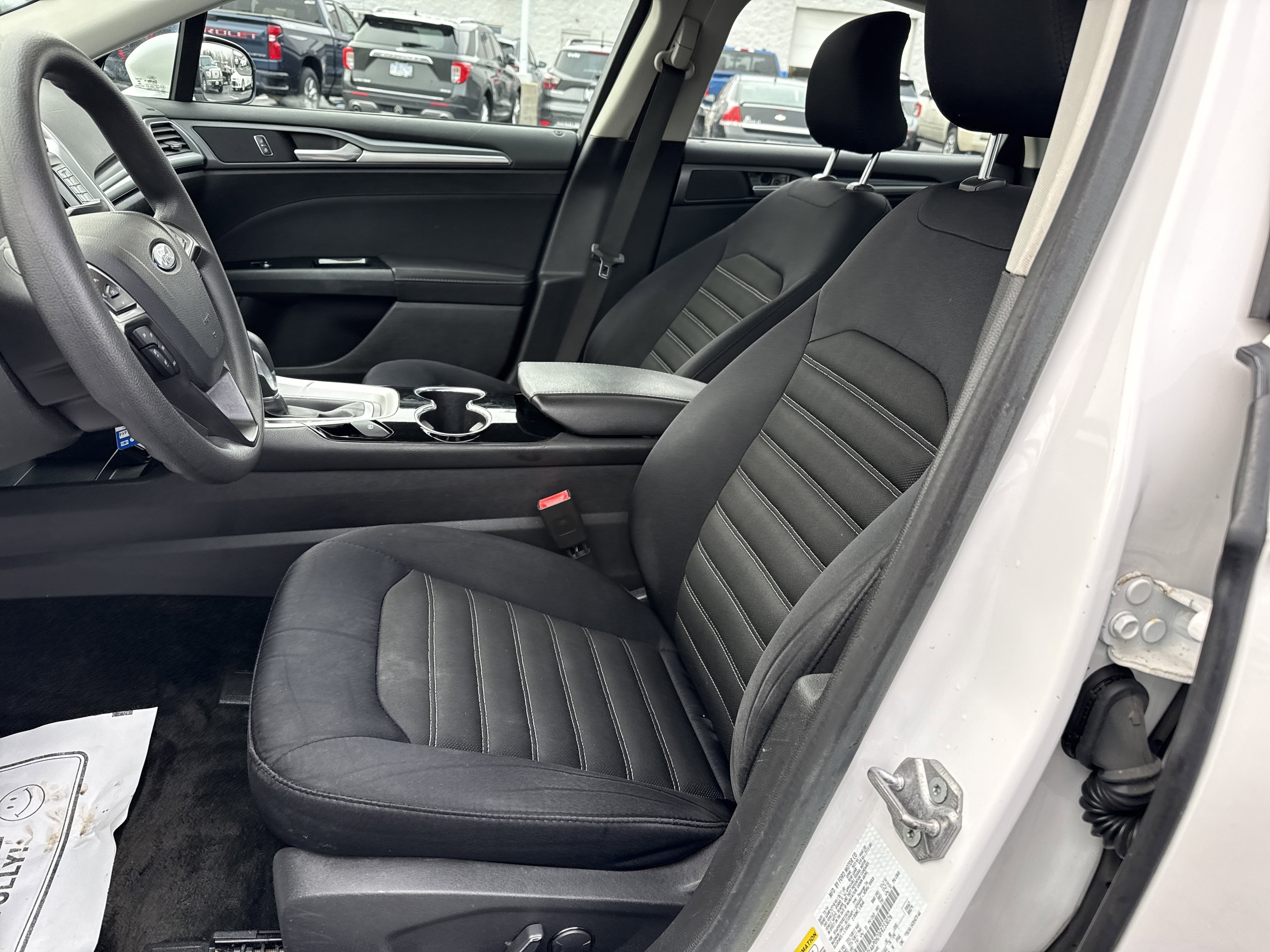 Used 2015 Ford Fusion SE image 16