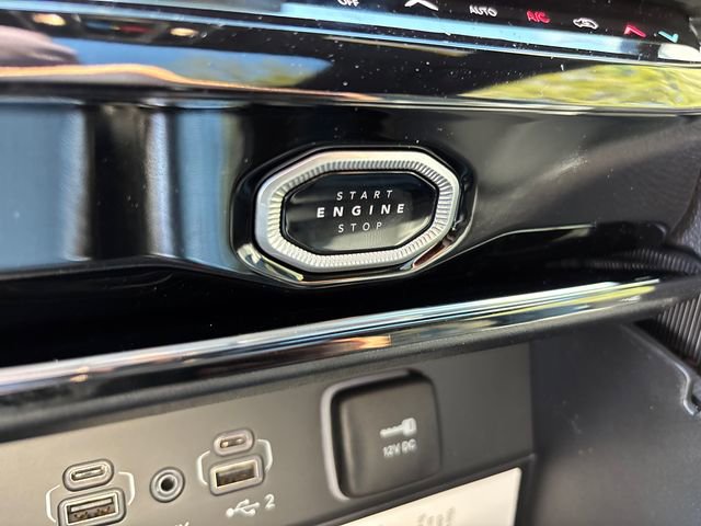 New 2026 Jeep Grand Cherokee L Limited AWD/4WD image 18