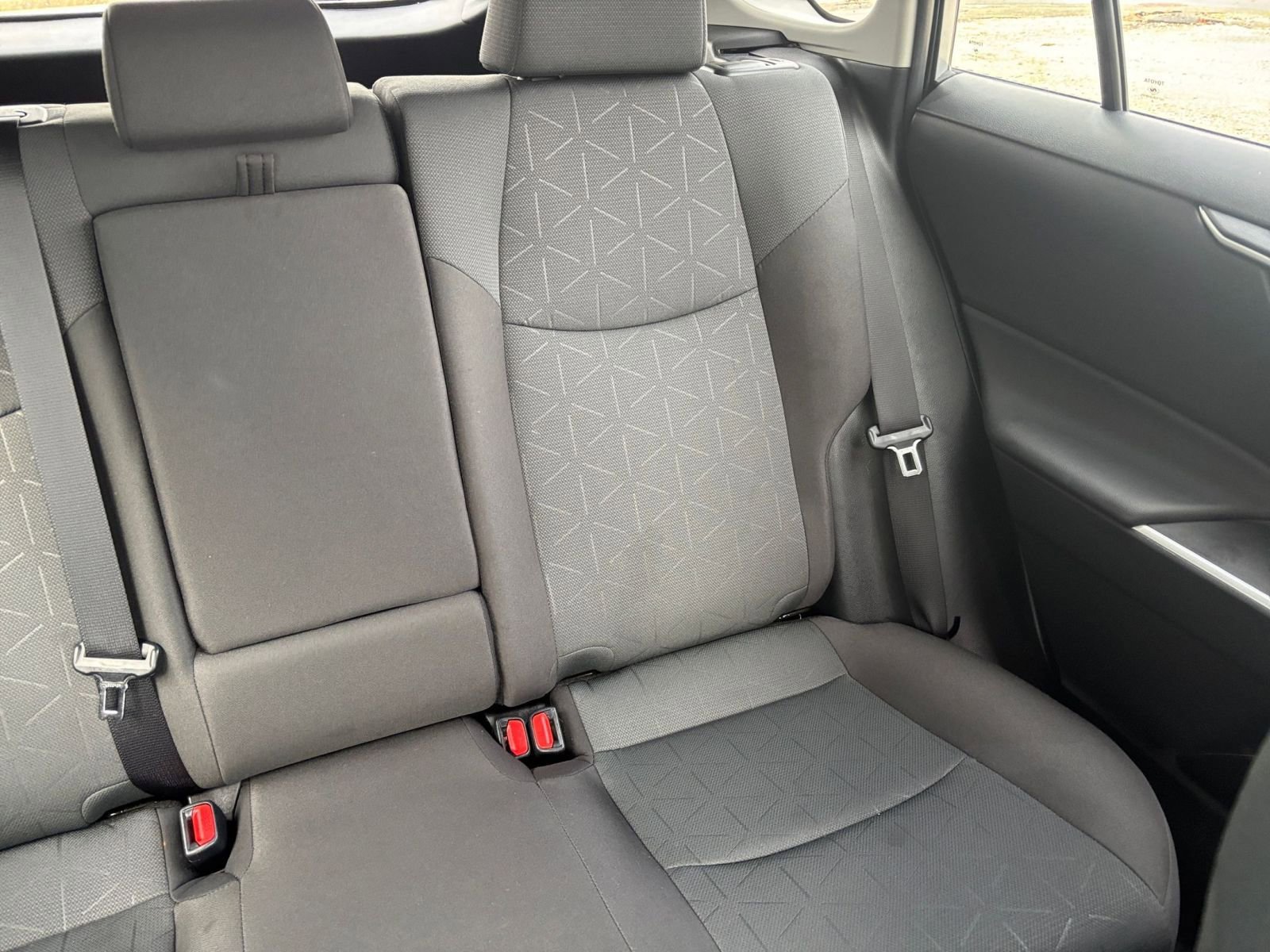 Used 2025 Toyota RAV4 XLE image 33