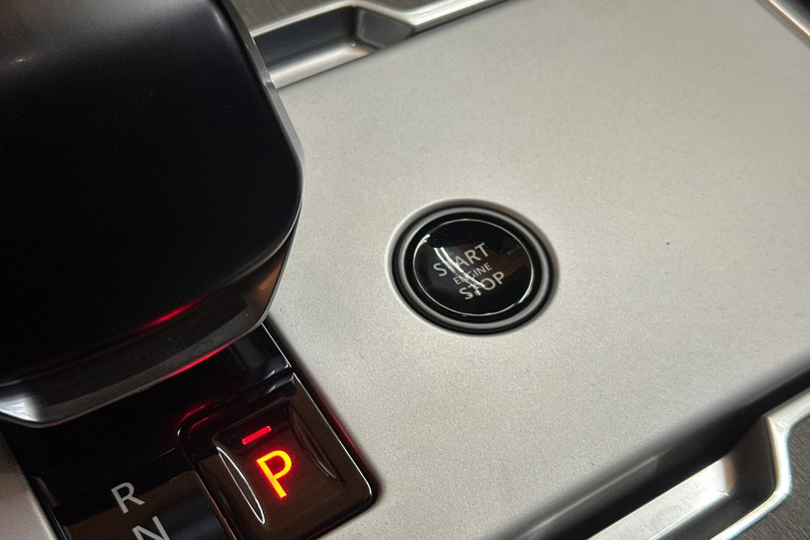 New 2026 Land Rover Range Rover SV image 25