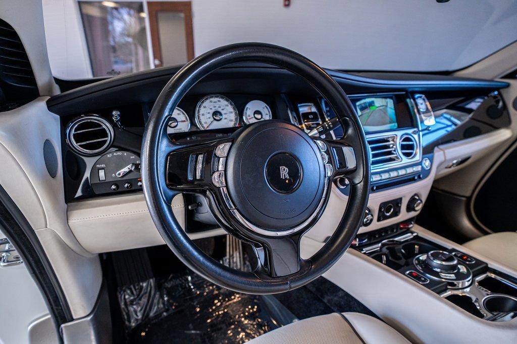 Used 2018 Rolls-Royce Wraith image 35