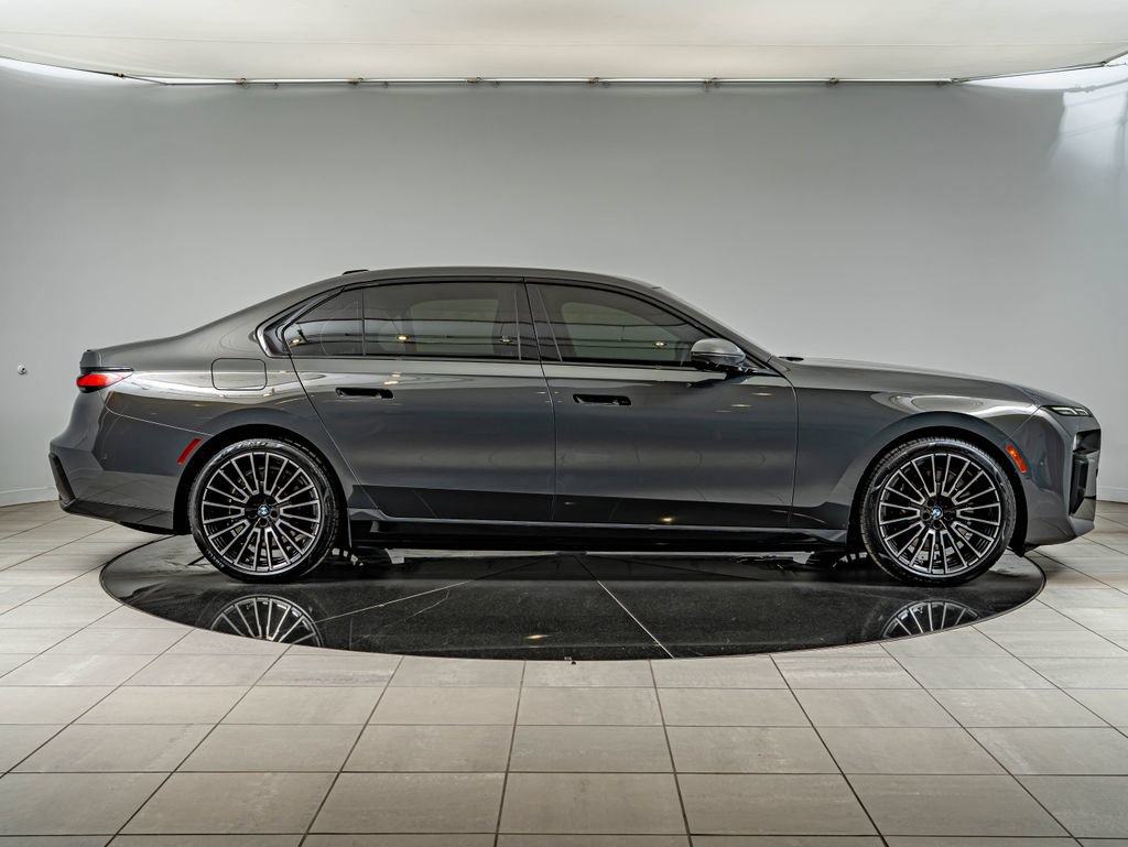 Used 2024 BMW i7 eDrive50 w/ M Sport Package RWD image 4