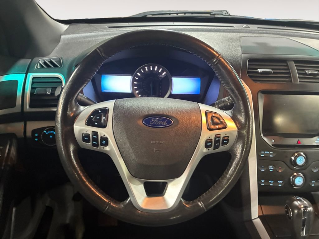 Used 2013 Ford Explorer XLT image 12