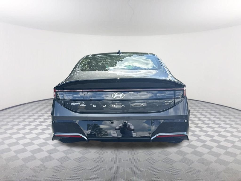 Used 2025 Hyundai Sonata Limited FWD image 5
