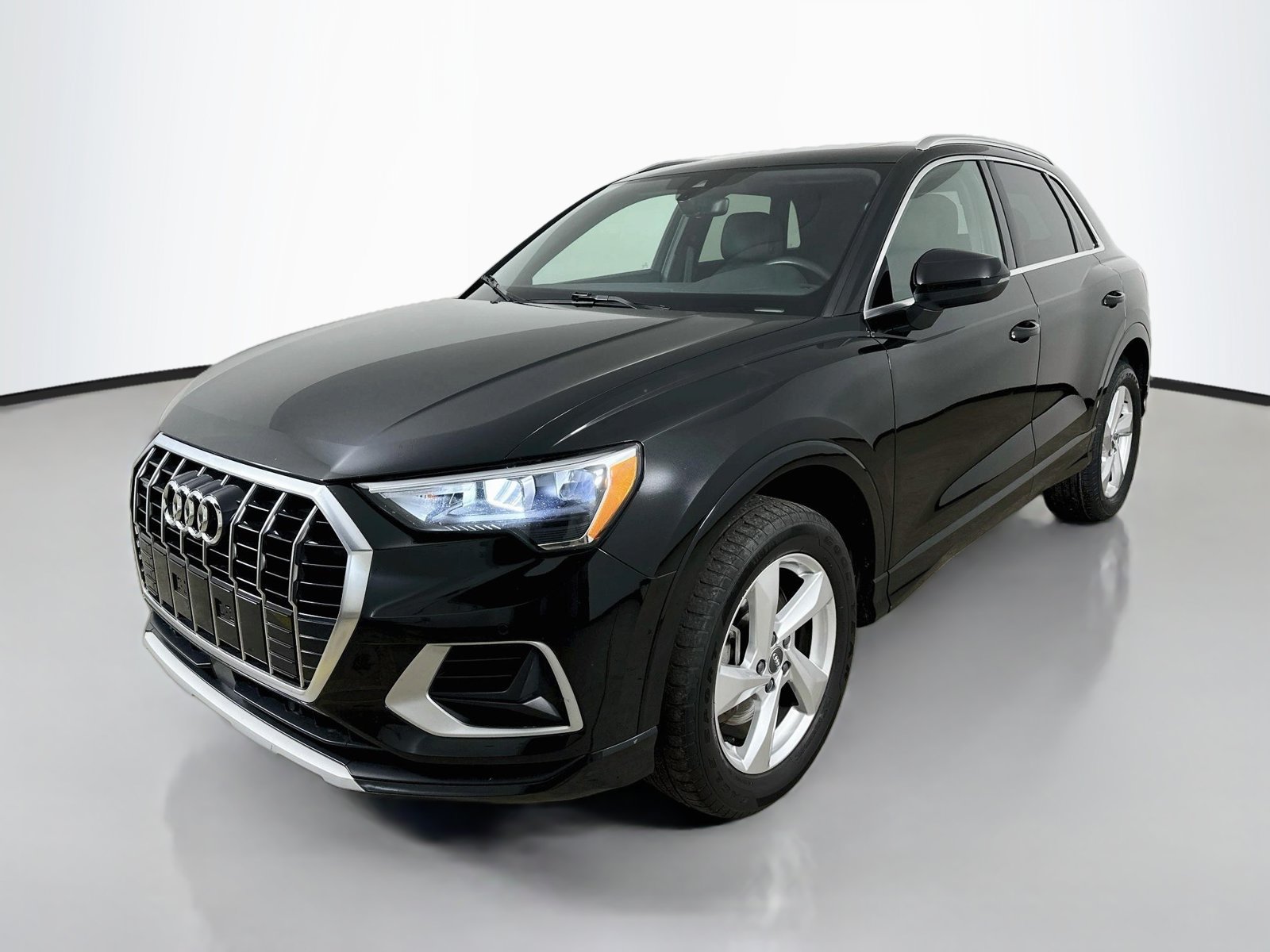 Used 2019 Audi Q3 2.0T Premium w/ Convenience Package