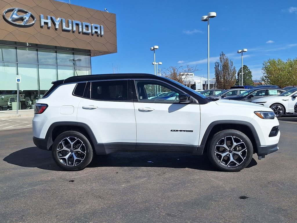 Used 2025 Jeep Compass Limited AWD/4WD image 2