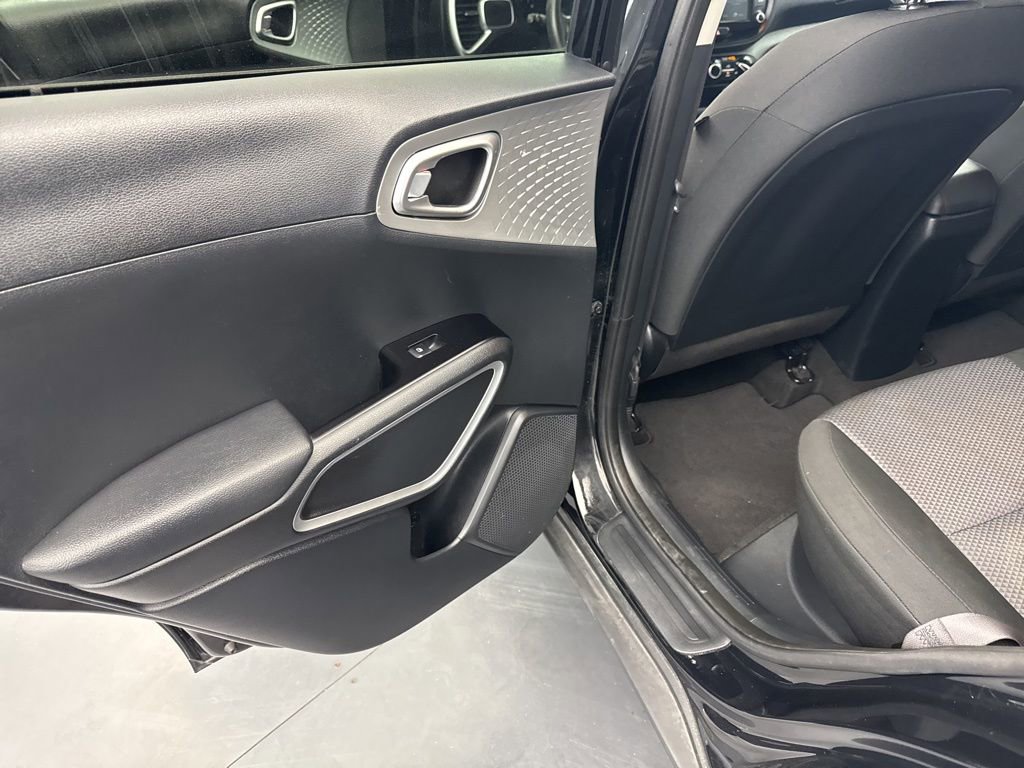 Used 2022 Kia Soul LX FWD image 28