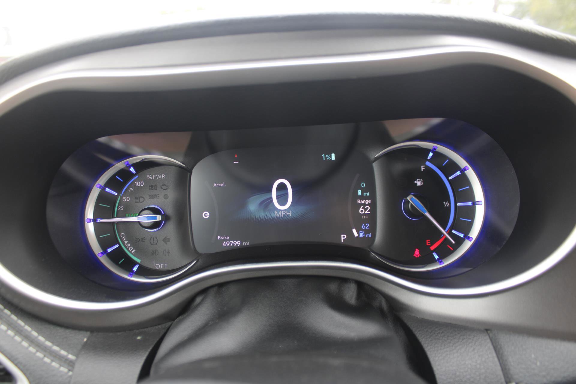 Used 2023 Chrysler Pacifica Touring-L image 11