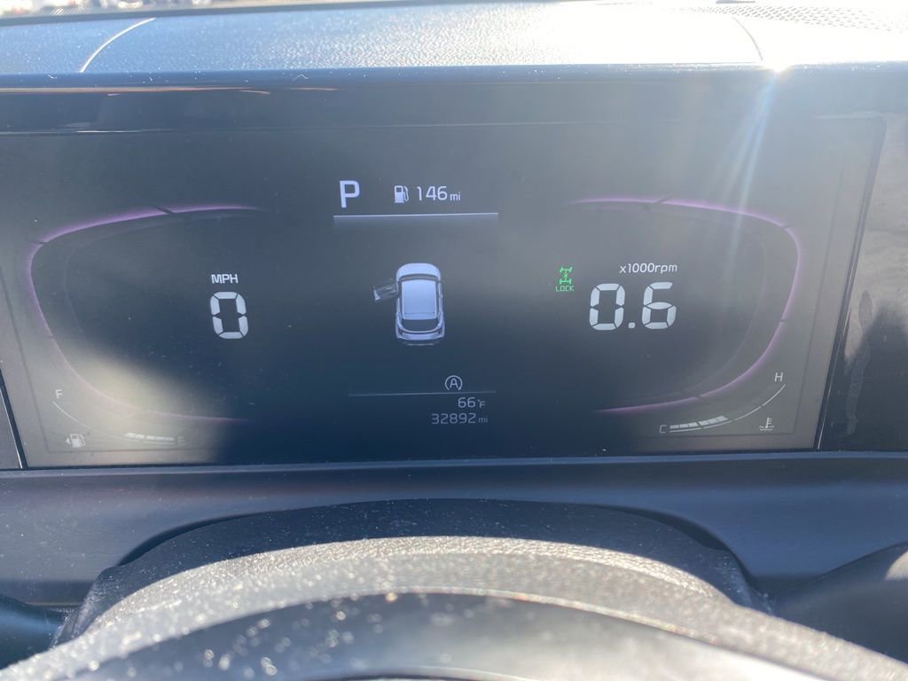 Certified 2024 Kia Seltos LX image 2