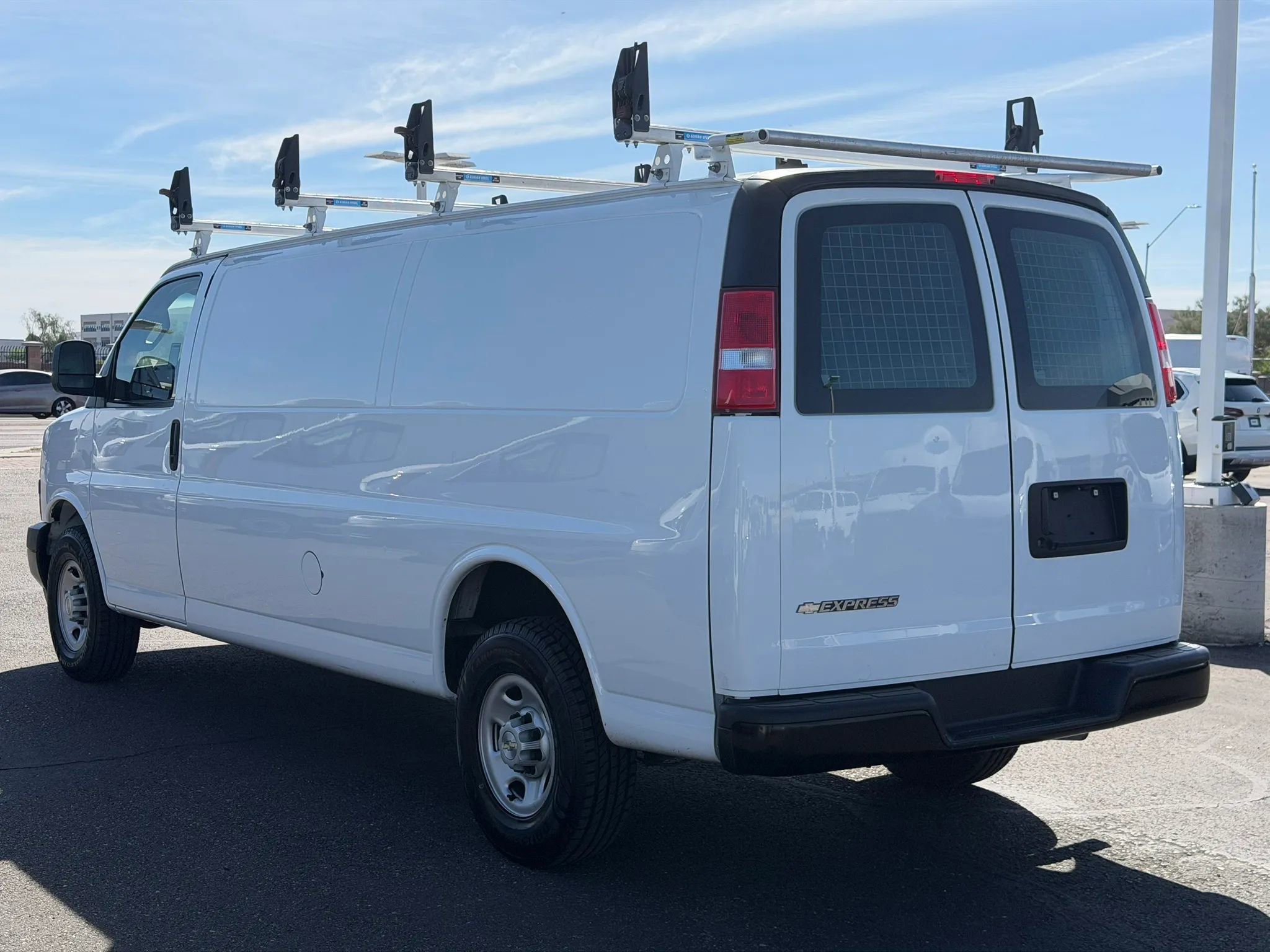 Used 2023 Chevrolet Express 2500 Extended RWD image 4
