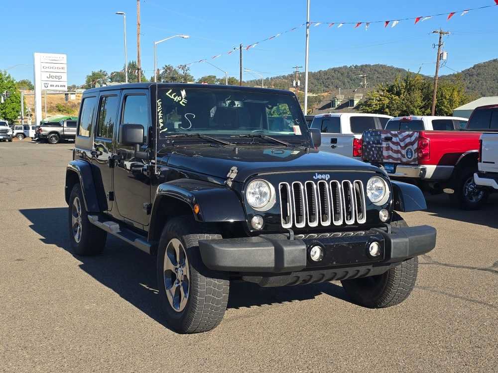 Used 2018 Jeep Wrangler Unlimited Sahara AWD/4WD image 18