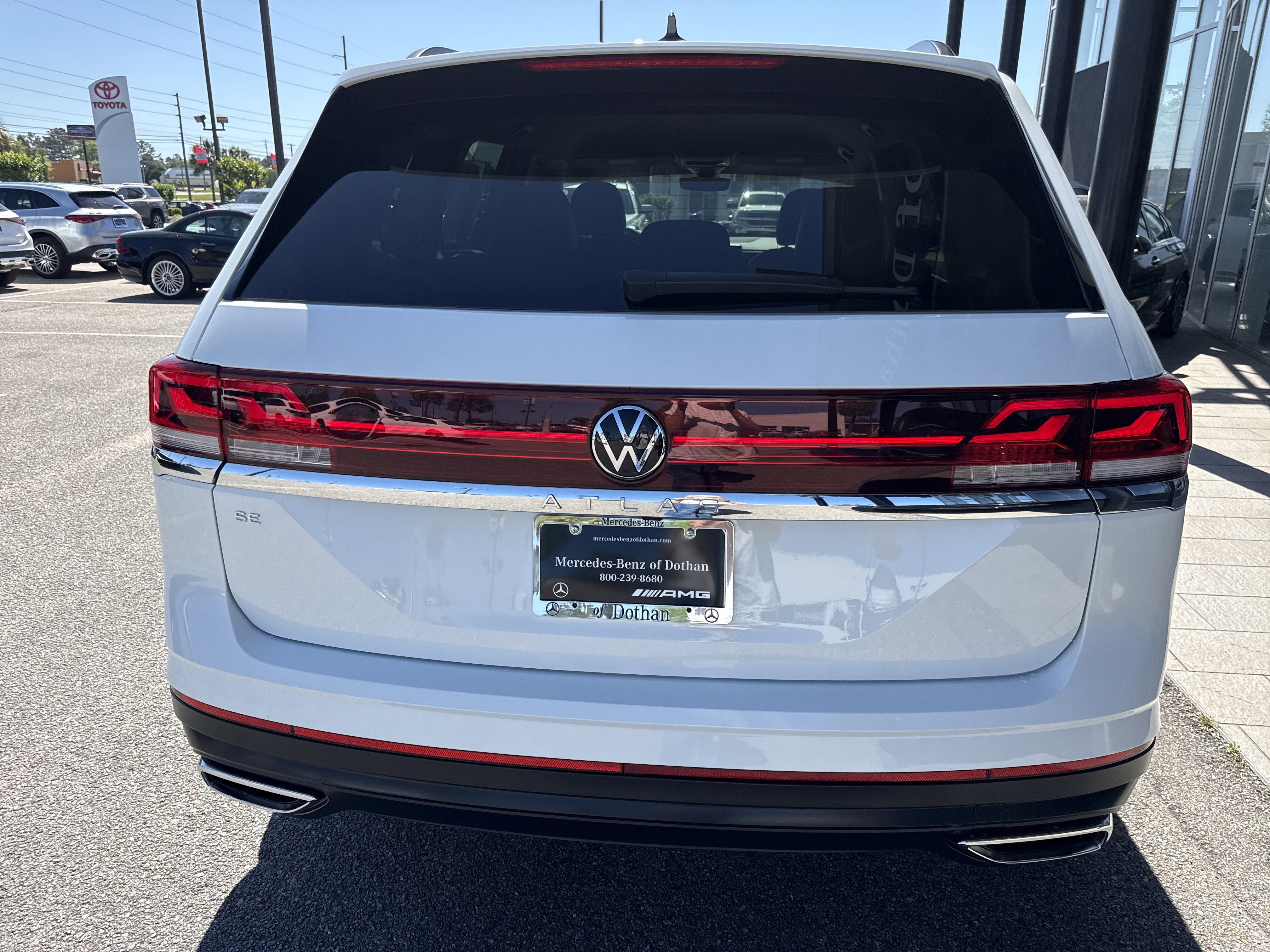 Used 2024 Volkswagen Atlas SE FWD image 3