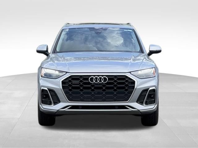 Used 2023 Audi Q5 2.0T Premium Plus w/ Premium Plus Package AWD/4WD image 2