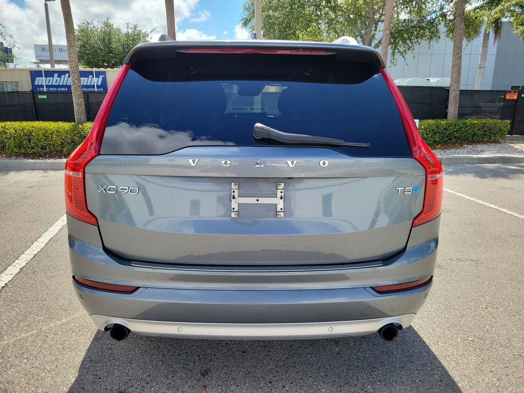 Used 2018 Volvo XC90 T5 Momentum w/ Convenience Package FWD image 5