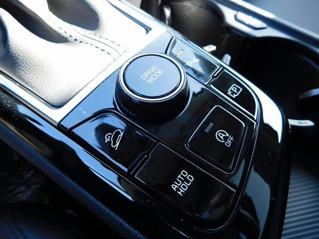 Used 2025 Kia Sportage SX image 27