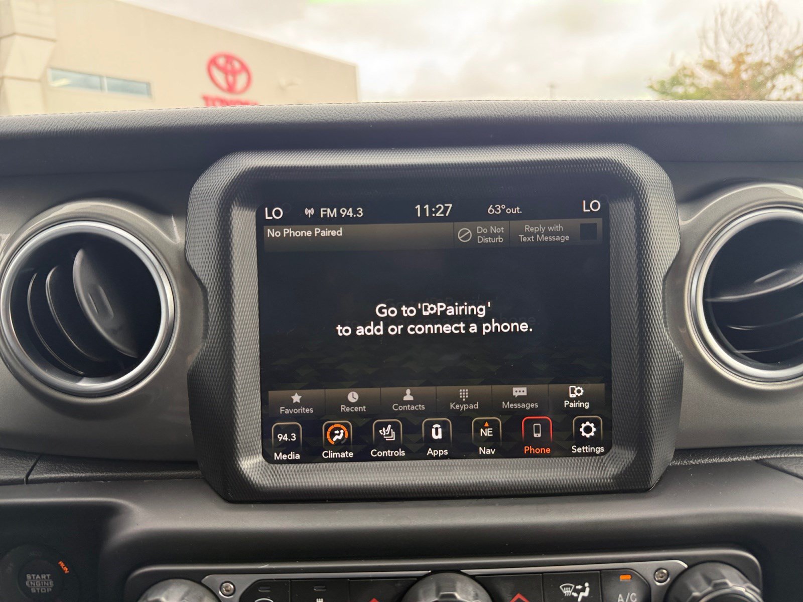 Used 2022 Jeep Wrangler Unlimited Sahara w/ Cold Weather Group AWD/4WD image 26