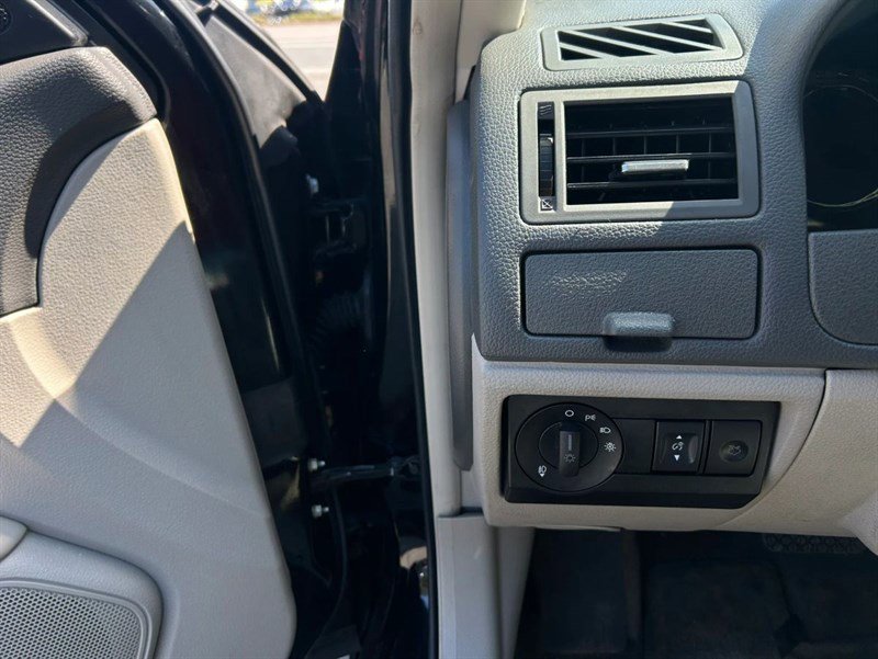 Used 2012 Ford Fusion SE FWD image 14