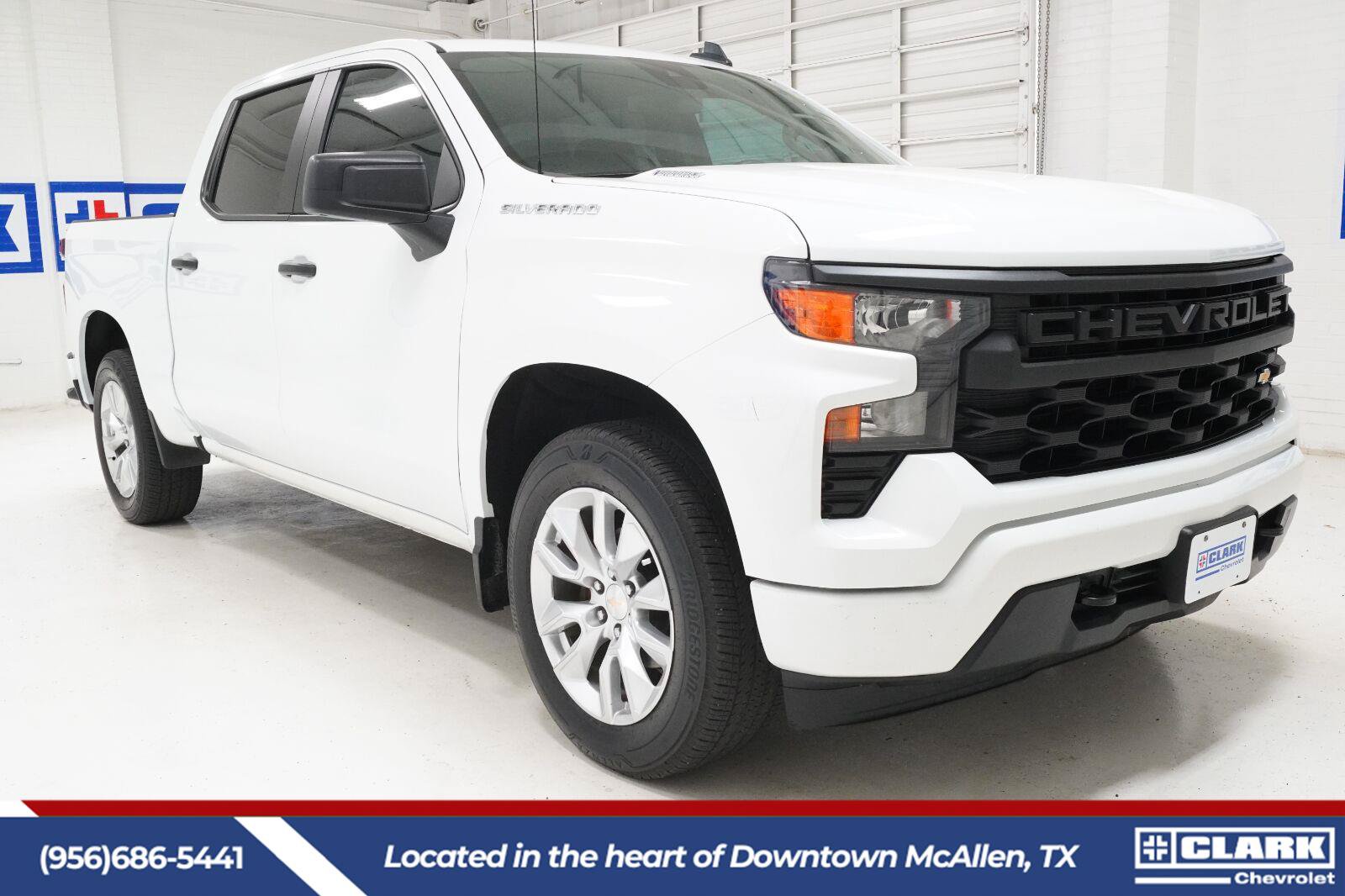 Used 2024 Chevrolet Silverado 1500 Custom RWD image 3