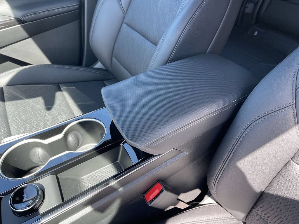 New 2026 Chevrolet Equinox LT w/ Convenience Package II FWD image 19