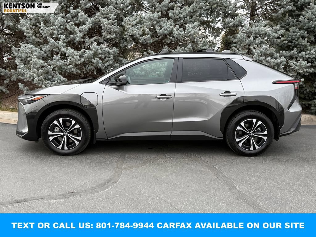 Used 2025 Toyota bZ4X FWD image 4