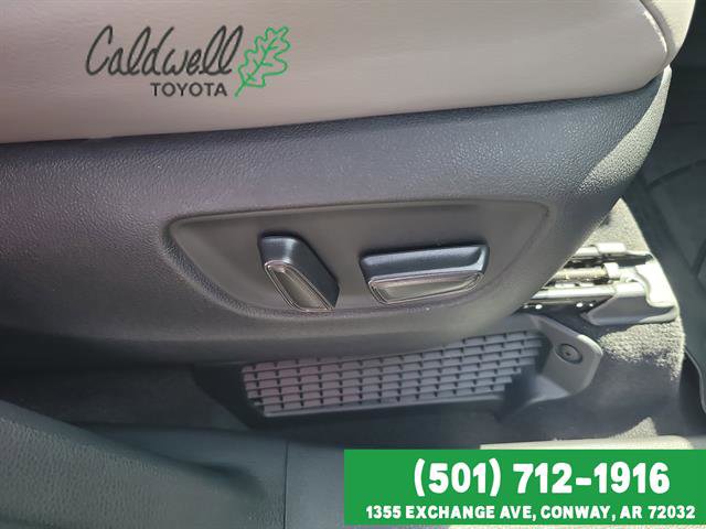 Used 2025 Toyota Sienna XLE w/ XLE Plus Package image 64