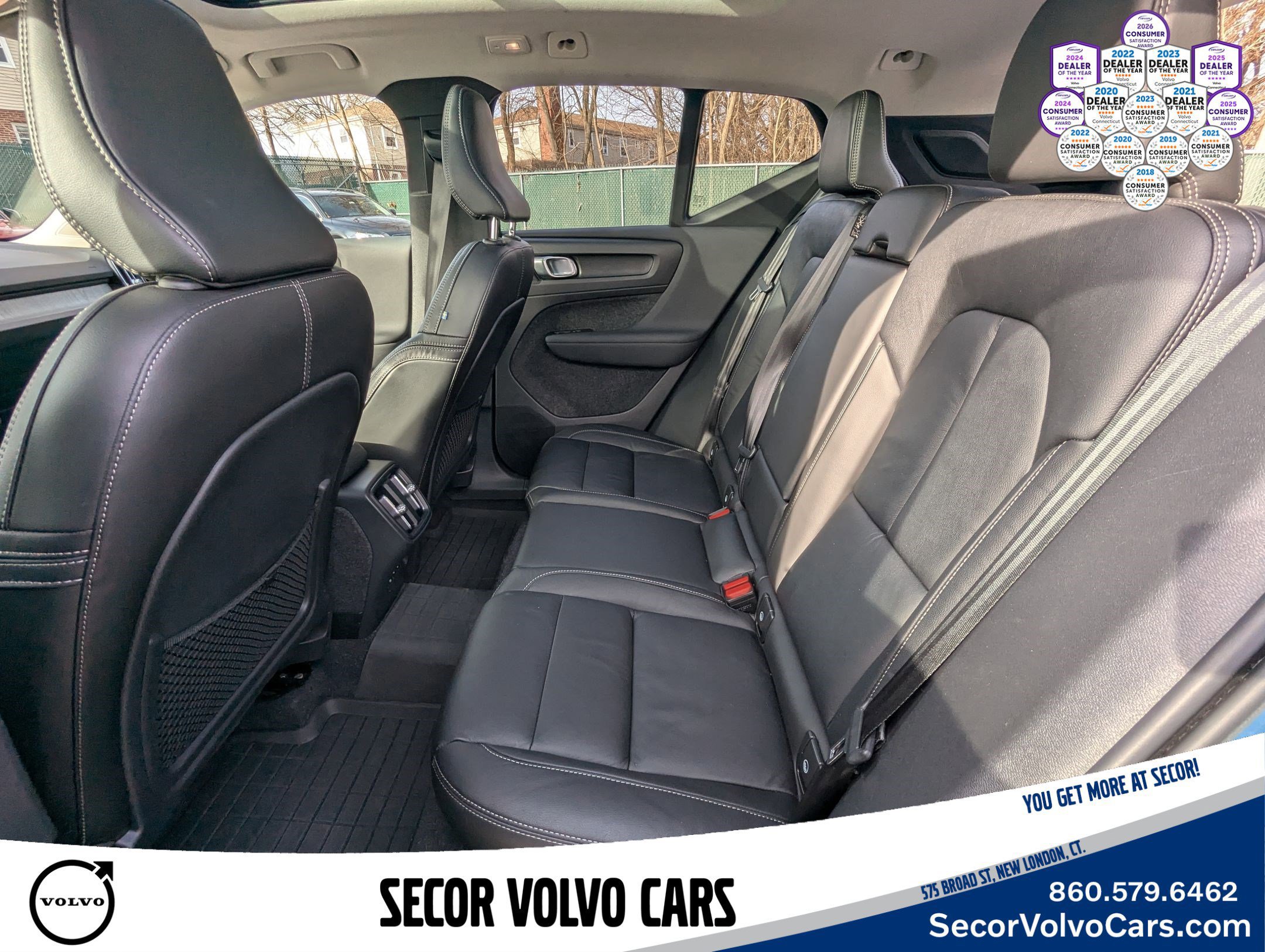 Certified 2023 Volvo XC40 B5 Ultimate w/ Protection Package Premier image 22