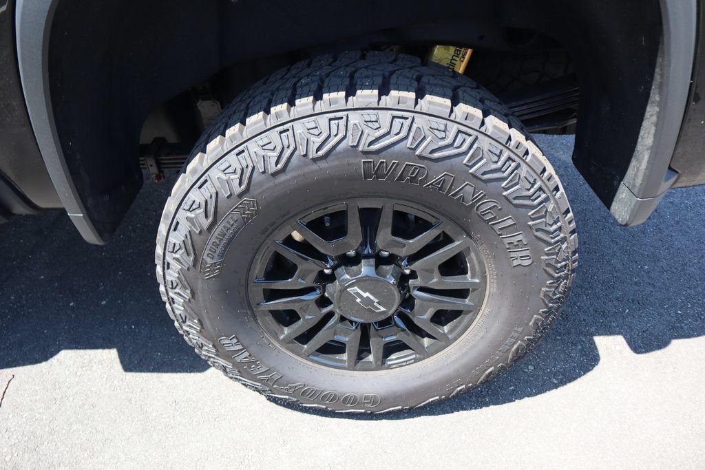 Used 2024 Chevrolet Silverado 2500 ZR2 w/ Technology Package AWD/4WD image 13