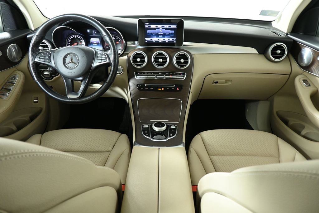 Used 2019 Mercedes-Benz GLC 300 4MATIC image 4
