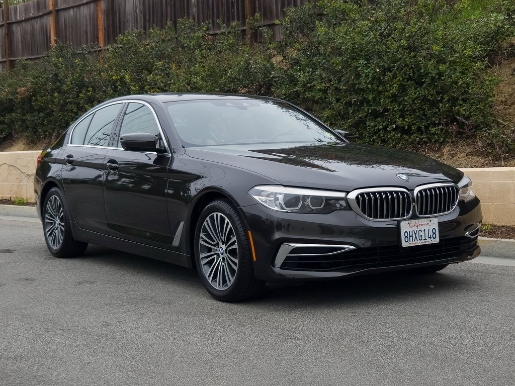 Used 2019 BMW 540i w/ Convenience Package image 2