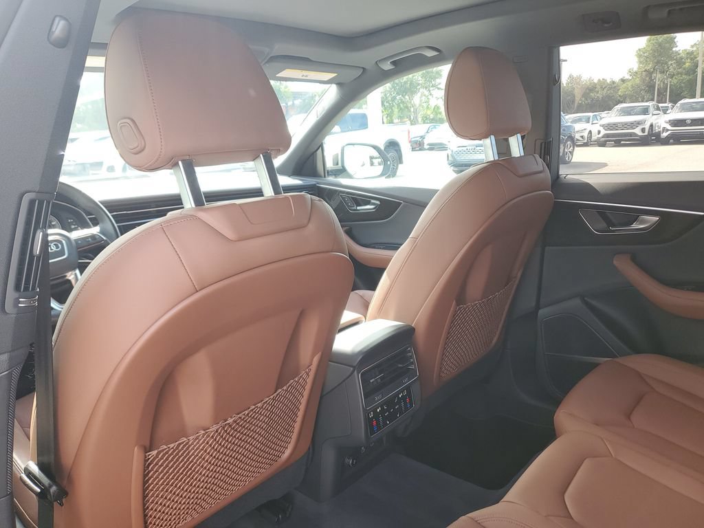 Used 2023 Audi Q8 Premium Plus w/ Premium Plus Package AWD/4WD image 18