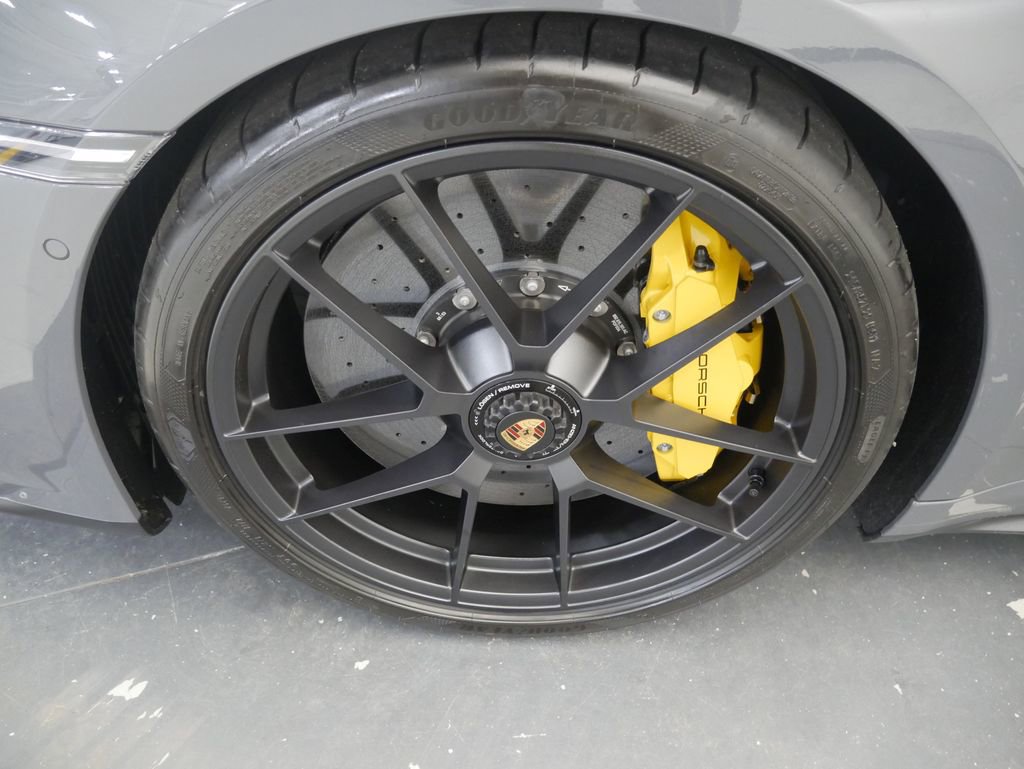 Certified 2025 Porsche 911 Carrera GTS image 14