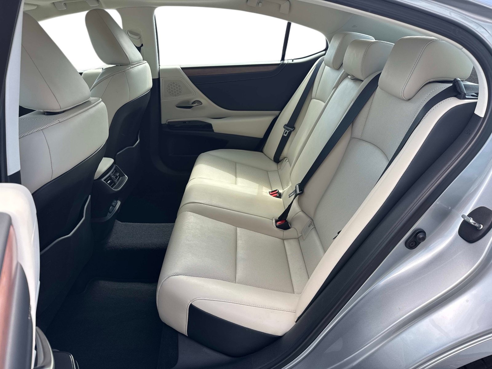 Certified 2024 Lexus ES 350 w/ Premium Package FWD image 12
