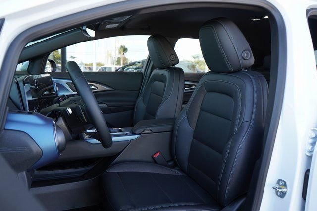 New 2025 Chevrolet Equinox EV LT image 22