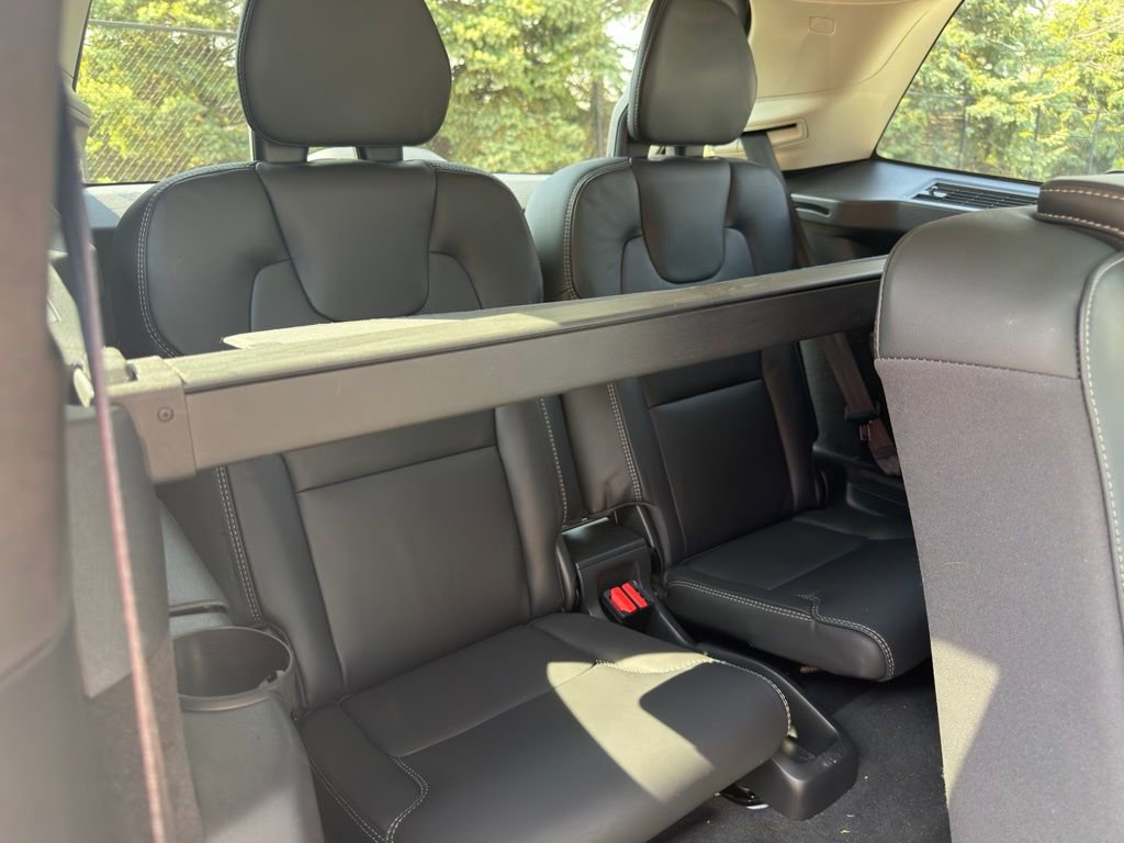 Used 2024 Volvo XC90 T8 Ultimate w/ Lounge Package image 38