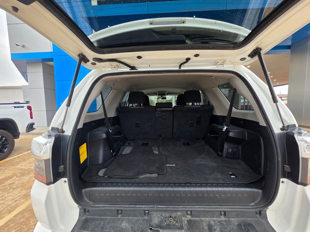 Used 2014 Toyota 4Runner SR5 AWD/4WD image 16