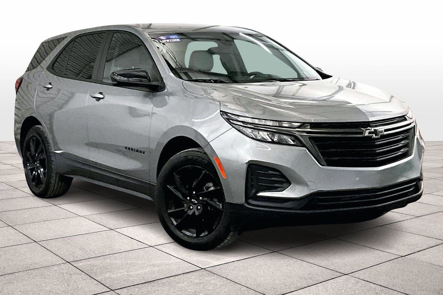 Used 2023 Chevrolet Equinox LS w/ LS Convenience Package image 2